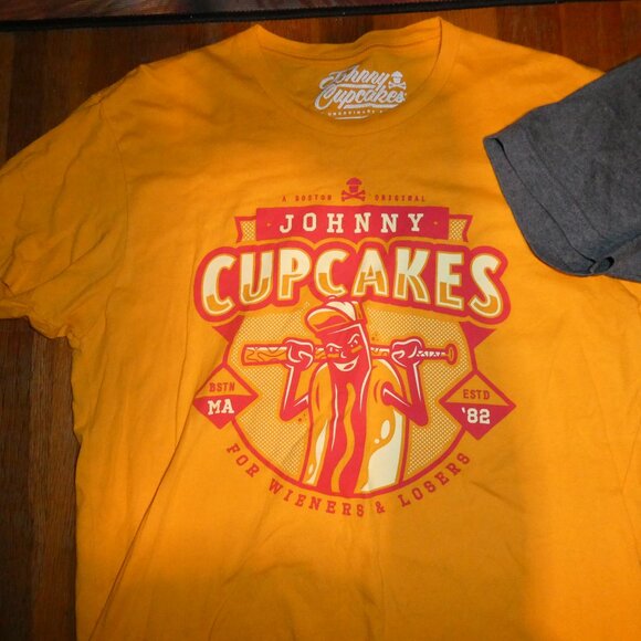4 Mens Medium The Hundreds Adam Bomb Ed Hardy Johnny Cupcakes Boston T Shirts - Picture 3 of 13